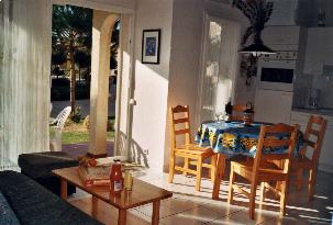 Wohn- und E�bereich der Wohnung M02, OASIS