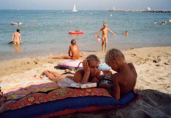 Strand vor der FKK-Anlage OASIS